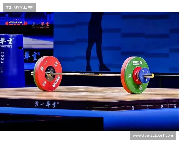 SIZER综合训练馆设奥运原版举重台赛区